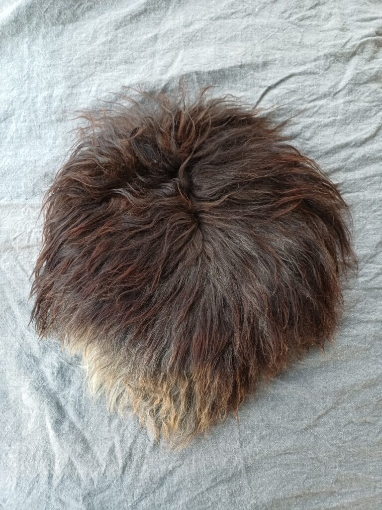 istuinalusta musta/valkoinen