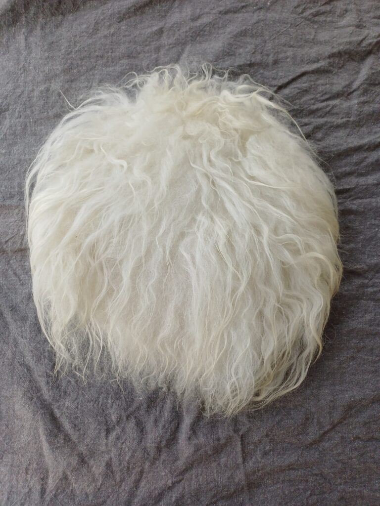 istuinalusta, valkinen 1